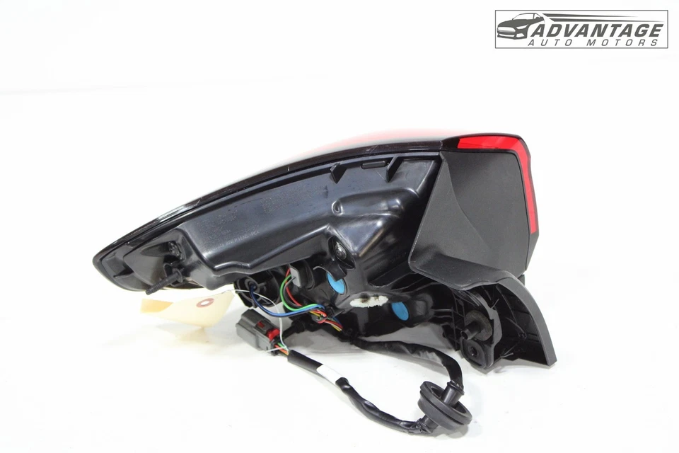 Luz trasera exterior trasera derecha Buick Encore GX 2020-2025 OEM Foto 3 de 4