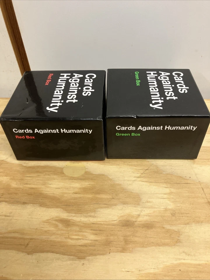 Karten gegen die Menschheit rote und grüne Boxen. - Bild 3 von 4