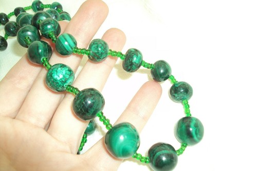 vintage Graduated Green Malachite gemstone Beaded 30" necklace Boho Simple - Picture 2 of 10