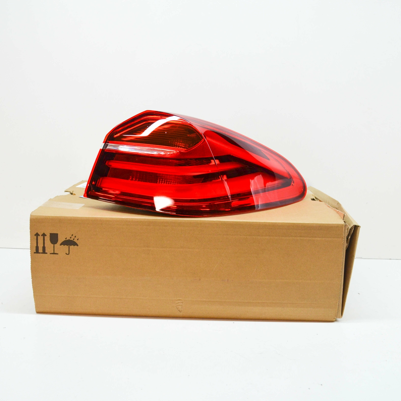 BMW X4 F26 Rear Right Taillight Lamp 7331280 63217331280 NEW 