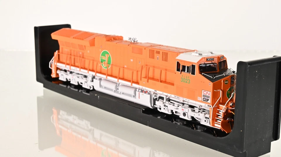 InterMountain ET44AC CN EJ&E Heritage 3023 DCC w/Sound HO scale - Image 2 of 4
