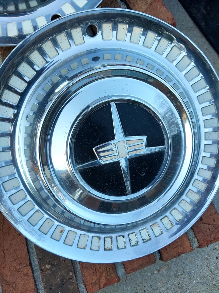 1956 DODGE CUSTOM, ROYAL, LANCER 15" TAMPAS DE RODA, CALOTAS, CONJUNTO DE 4 - Imagem 4 de 4