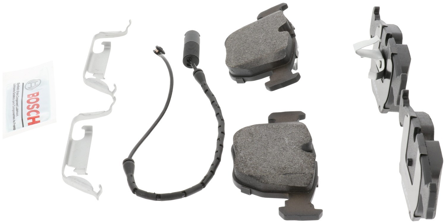 Bosch Disc Brake Pad Set Front BP681 For 95-06 BMW X5 540i 740i M5 Bentley