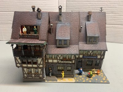 Vollmer H0-43693.Rathaus,Polizei,GefängnisFertig gebaut,gealtert,patinert.