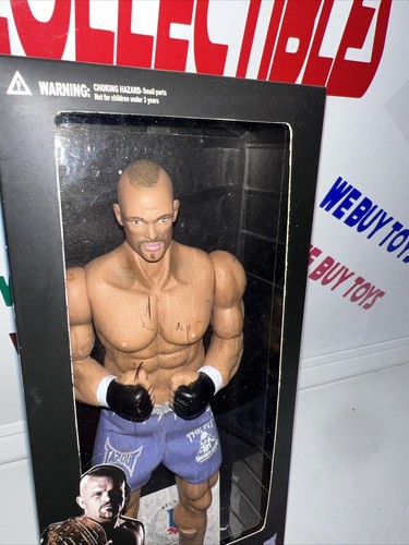 Chuck Liddell 12" Figure Box - Autograph Auto - Beckett Authentication - /3000 - Picture 5 of 14