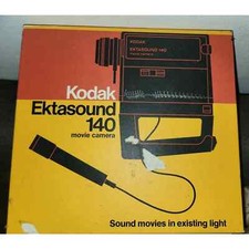 Vtg. Kodak Ektasound 140 movie camera w/ Original box metal case