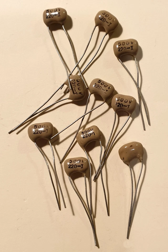 CORNELL DUBILIER Lot de 10 condensateurs 220pF - 500v - 1% Mica Haute Stabilité - Haute Précision