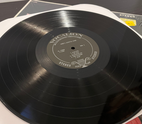 LORETTA LYNN - Here's Loretta Lynn (1968 Vocalion) - 12" Vinyl Record LP - VG+ - Picture 3 of 3