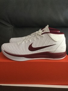 kobe bryant shoe size