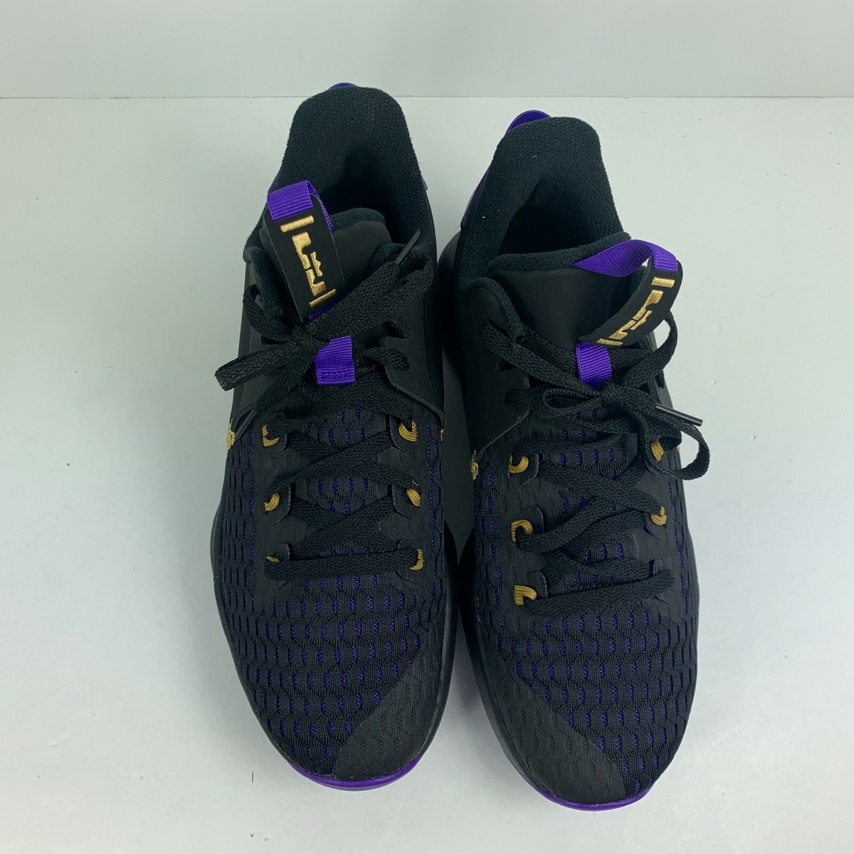 Nike LeBron Witness V Men's Basketball Shoes Sz 10 Black