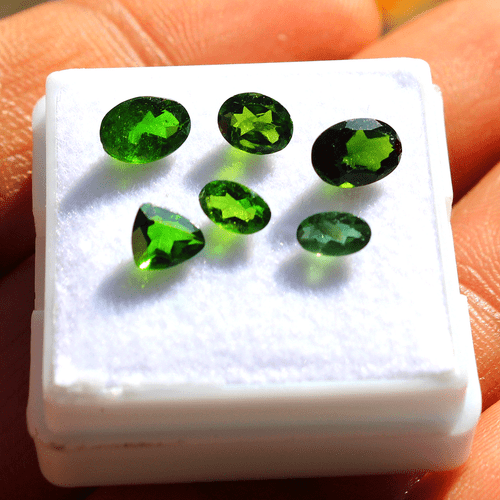 Lotto 6 pz pietre preziose sfuse taglio sfaccettato 5mm-6,5mm cromo naturale diopside non trattate - Foto 8 di 10