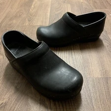 Dansko Professional Black Leather Slip On Clogs ~ Size 38 (US 7.5 - 8 ) Wood