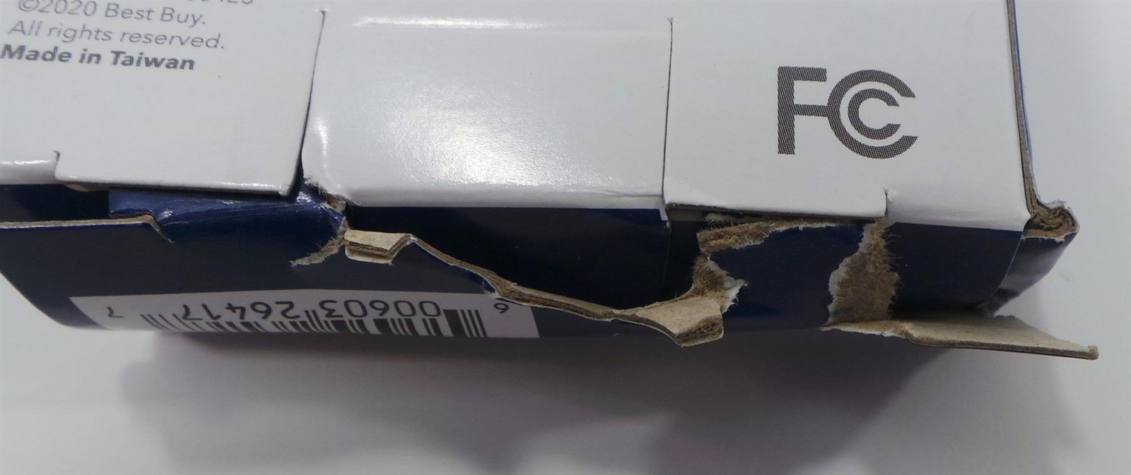 Lot of 4 Insignia- Usb-c to DisplayPort Adapter - White - Free Shipping