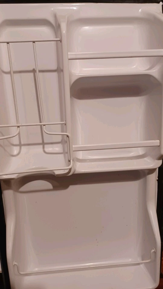 Magic Chef MCUF3S2 85L Upright Freezer Refrigerator - Image 3 of 4