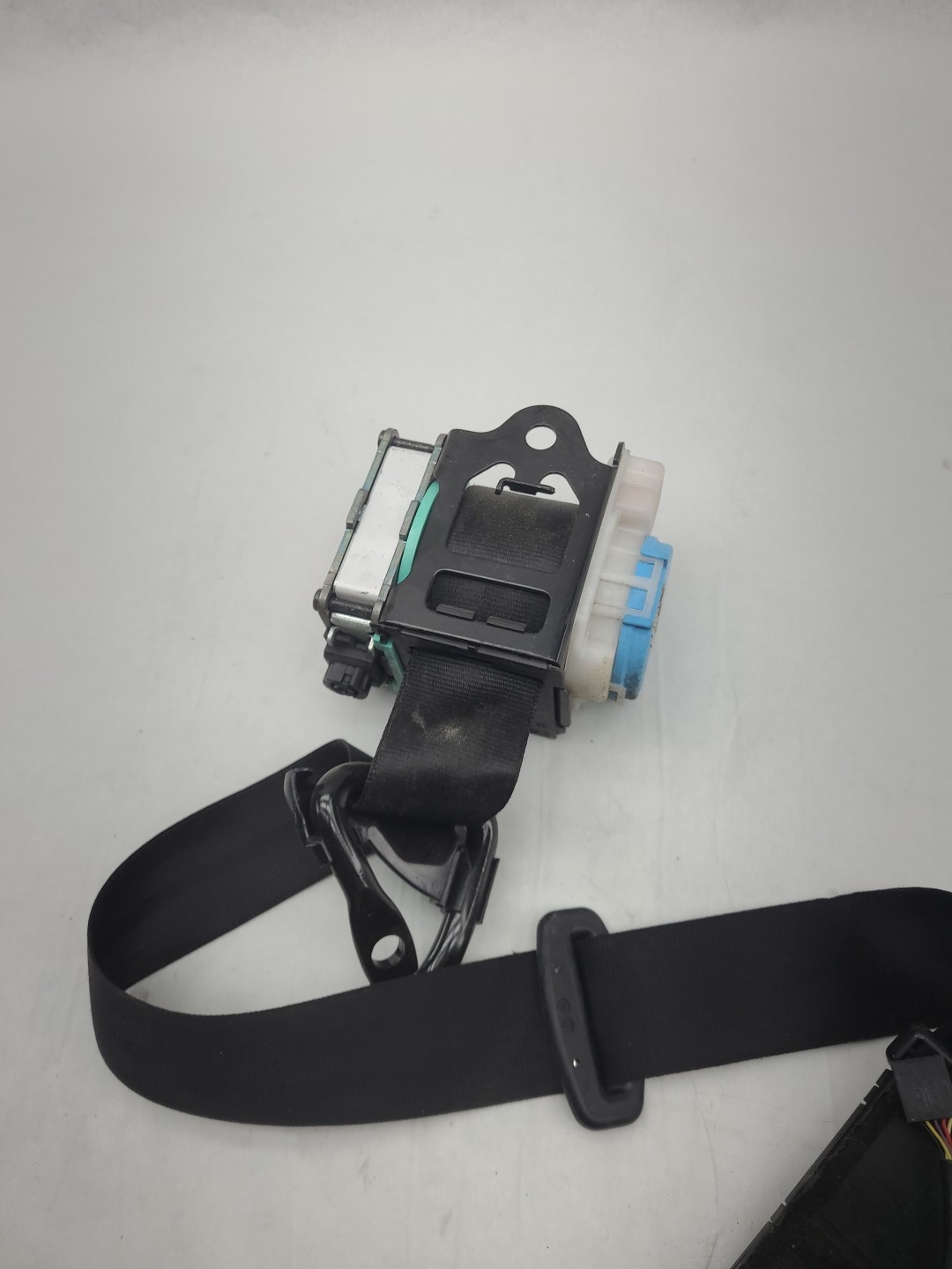 2014 AUDI R8 OEM  FRONT RIGHT SEAT BELT RETRACTOR OEM 423 857 706 C