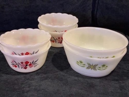 Vintage Anchor Hocking Fire King 4 Primrose 2 Meadow Green Custard Bowls