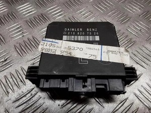 MERCEDES-BENZ E W210 Türsteuergerät vorne rechts 2108207526 2.00 25463246
