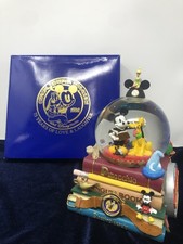 WALT DISNEY WORLD DISNEYANA CONVENTION- 75 Years - Snow globe - Music Box, Watch