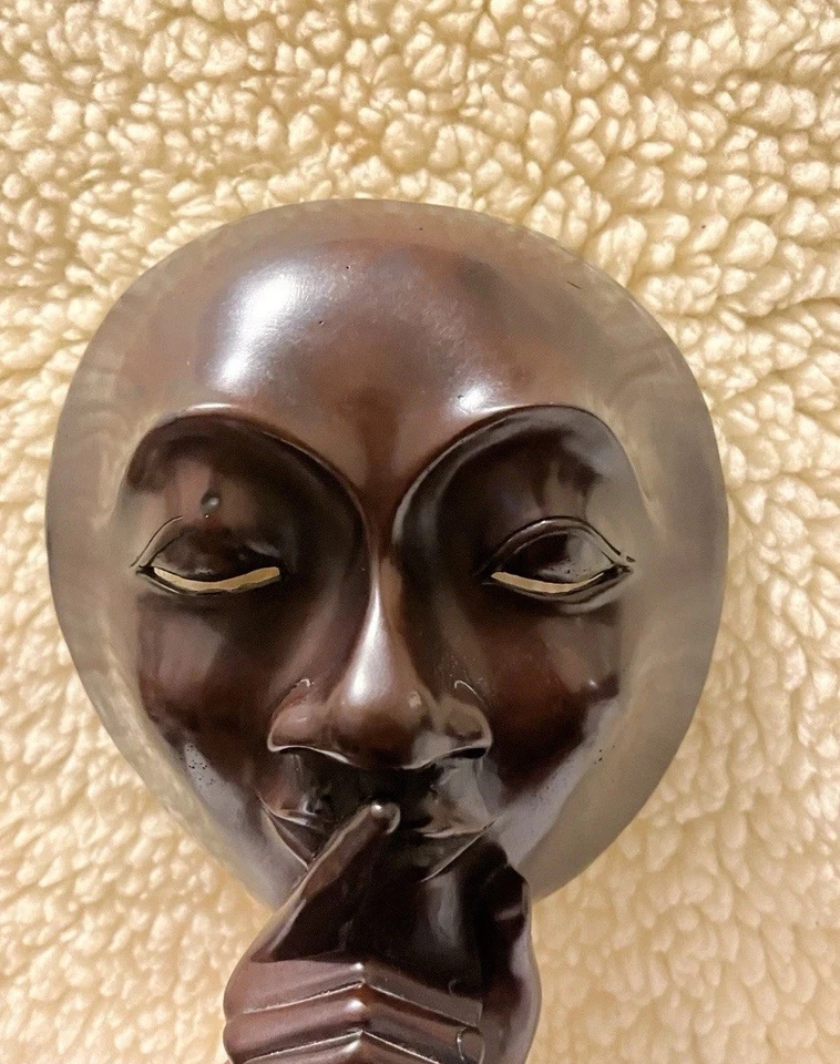 The Silent A Beautiful Decorative Mask Beautiful Patina Africa Wall Hanging Mas - Image 3 of 4