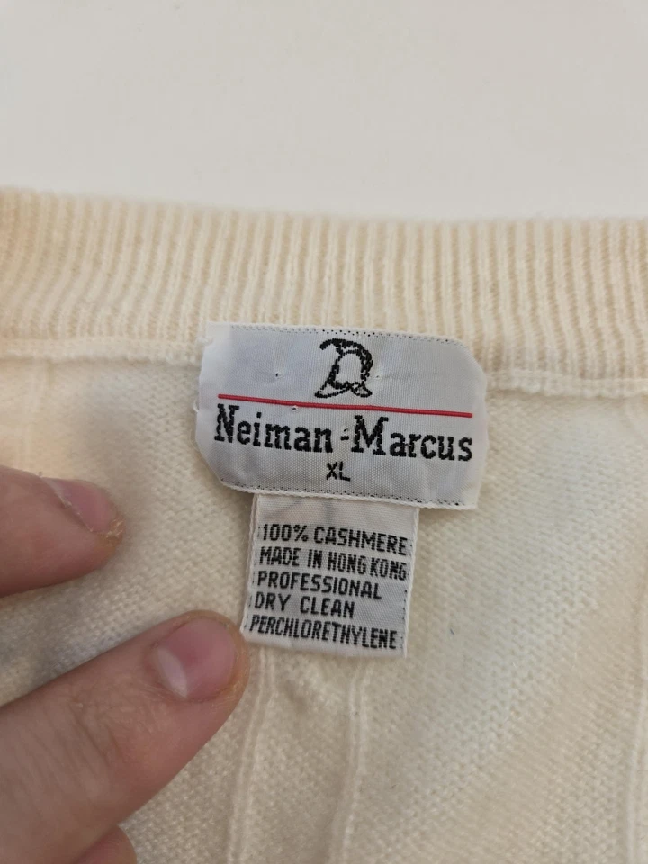 Suéter De Colección Neiman Marcus Para Hombres XL Marfil Cuello en V Tejido con Cable 100% Cachemira Años 90 Foto 3 de 4