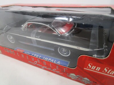 １９６１　ＣＨＥＶＲＯＬＥＴ　ＩＭＰＡＬＡ　ＳＳ４０９　【１／１８】新品、未使用 1961 Impala SS 409 Bubble Top Coupe 1:18-Scale Diecast Car