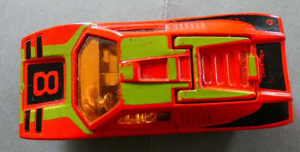 RARE MINIATURE VOITURE MATCHBOX N° 27 LAMBORGHINI COUNTACH COFFRE OUVRANT TBE - Photo 4/4