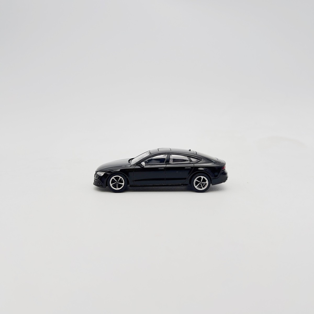 Audi RS7 Sportback 1:18 ミニカー Buy 1:18 Audi RS7 Sportback Model – Remote Key
