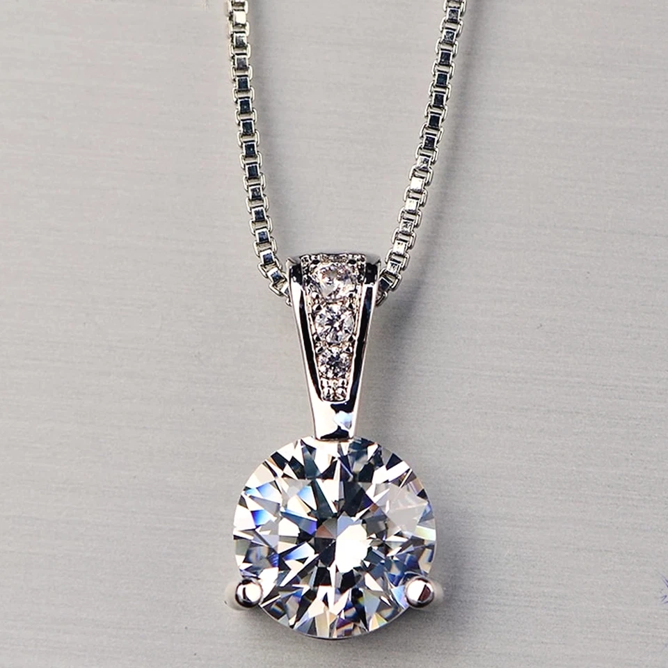 COLGANTE MOISSANITA 3 PUNTAS CORTE REDONDO 2.0 CT CON CADENA CHAPADO EN ORO BLANCO 14K Foto 2 de 4