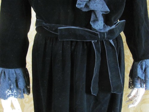 VICTOR COSTA Vintage Black Velvet Cocktail Dress Lace Accents SzM - Picture 4 of 6