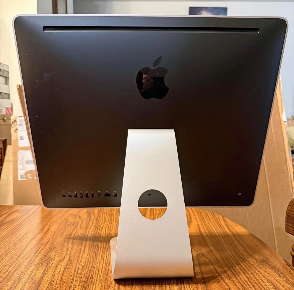 Apple iMac 20-inch Core 2 Duo 2.4GHz 4GB RAM 1 TB HDD;Mouse;Kbd;Remote;Orig Box. - Image 3 of 4