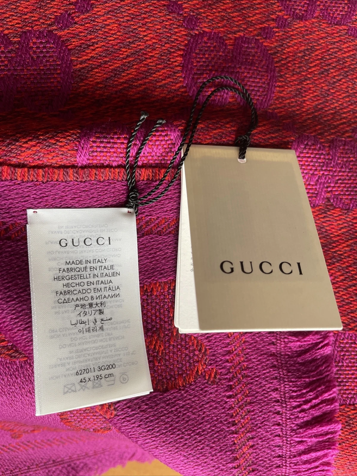 Gucci GG Supreme Foulard Flamme/Rose Neuf dans sa boîte Made In Italy