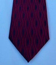 Men?s Fine Quality Deep Red Polyester Necktie In Excellent Condition By Coes TIE