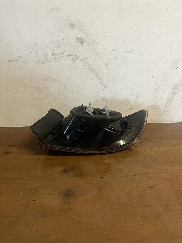 MAZDA 3 BK 10/2003-06/2006 SEDAN LEFT TAILLIGHT 03 04 05 06 - image 3 of 3