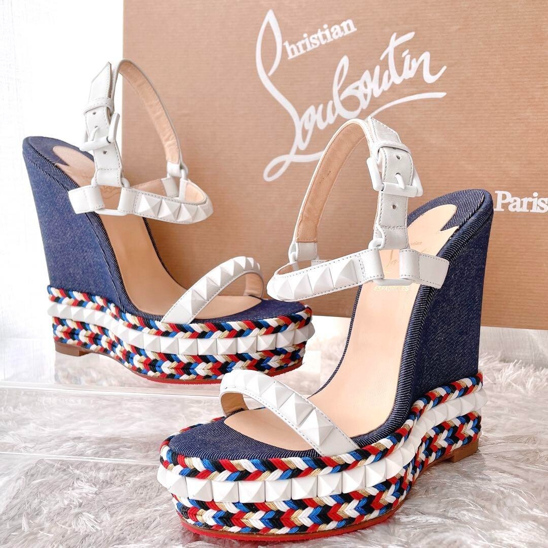 靴 Christian Louboutin CATACLOU 36 CHRISTIAN LOUBOUTIN CATACLOU BLK & GOLD STUD WEDGE SANDALS