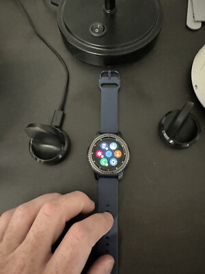 Samsung Galaxy Gear S3 Classic 46 mm Stainless Steel Silver Case and Black...