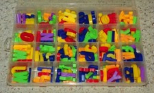 Magnetic Plastic Letters w/ Case - Multi Color
