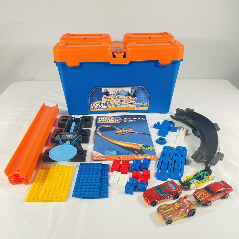 Hot Wheels Track Builder System Stunt Box with storage case DWW95 w/ 4 Cars