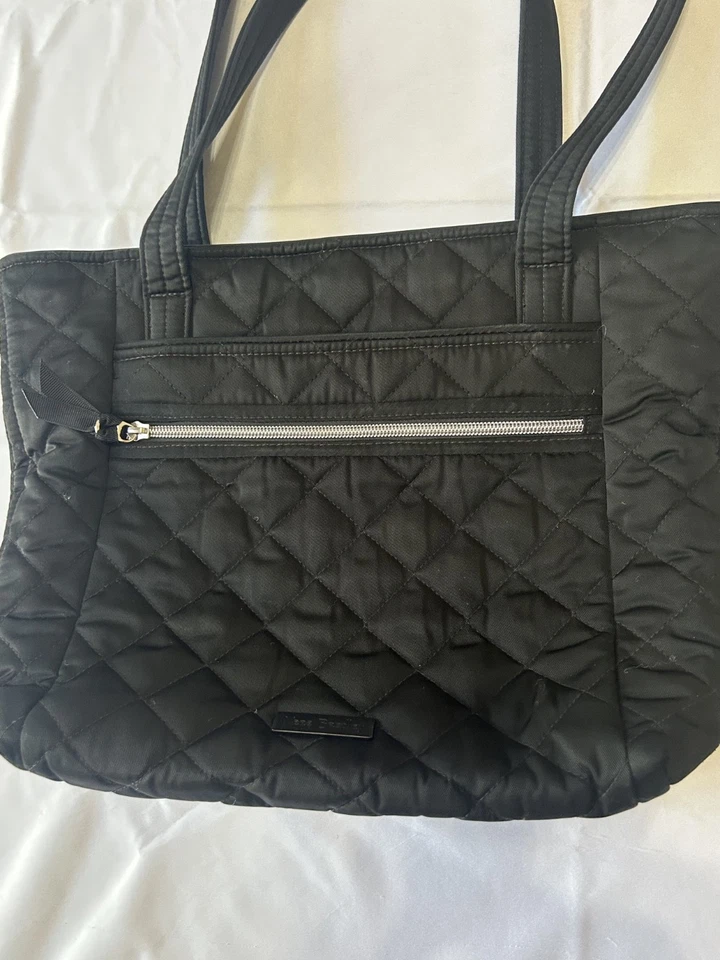 Bolso de Mano Vera Bradley Pequeño Vera Negro Microfibra Acolchado 15'Wx11"Hx4"D Foto 4 de 4