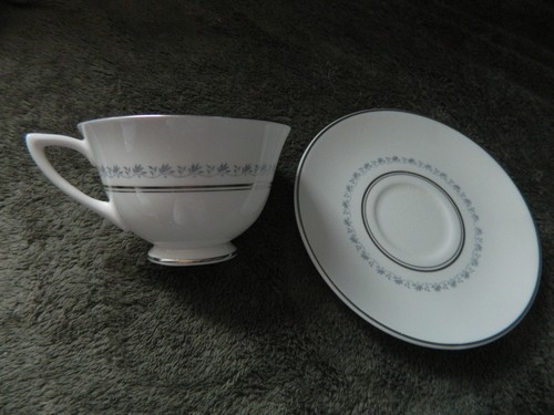 ROYAL DOULTON TIARA CUP AND SAUCER MADE IN ENGLAND - Picture 4 of 4