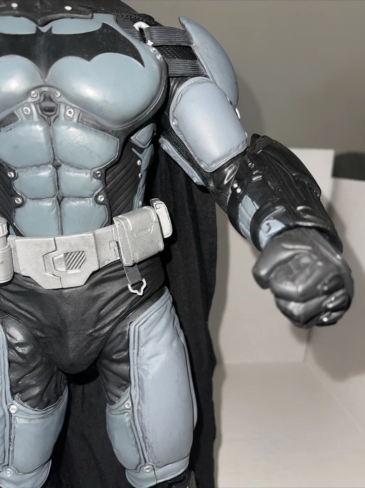 Batman Arkham Knight NECA TM y WBEI Foto 3 de 4