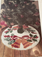 Vtg Rare Valiant YKi Bell Tree Skirt Latch Hook Tree Skirt Kit 7876