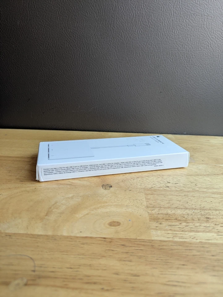 Apple USB-C to Digital AV Multiport Adapter - Image 3 of 3