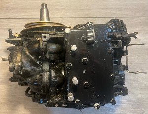 1987 OMC Johnson Evinrude 28 hp powerhead crankcase assembly