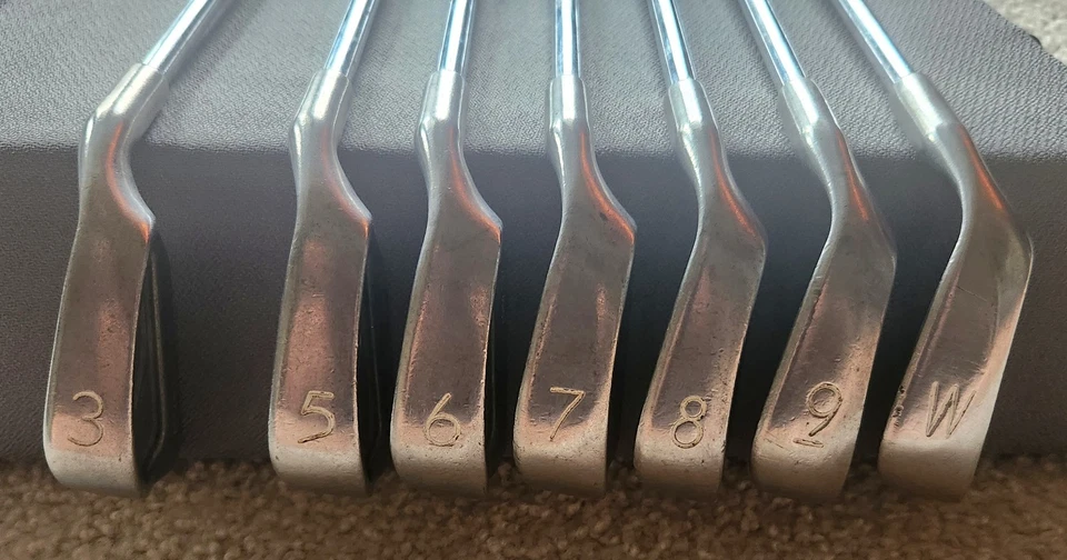 Juego de 2 varillas de hierro Ping Eye punto negro 3-5-6-7-8-9-PW N.º 4 IRON ZZ-Lite Foto 2 de 4