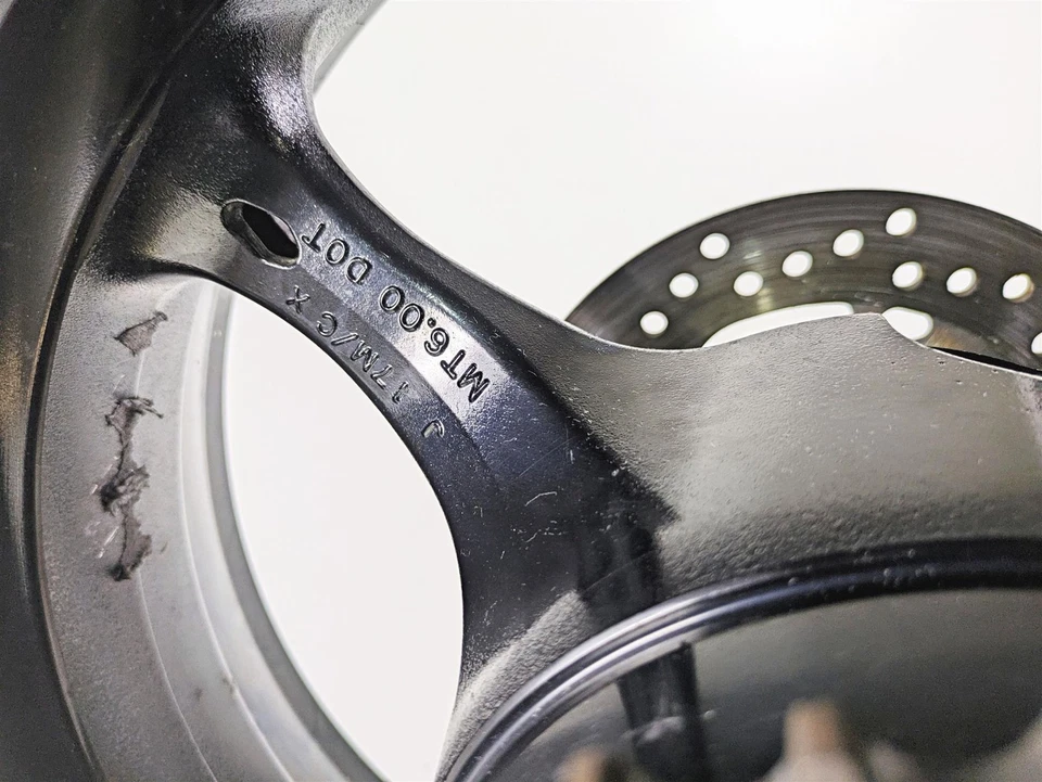 Llanta trasera Suzuki GSXR1000 K6 2006 17x6 - leer 64111-41G00-019 Foto 3 de 4