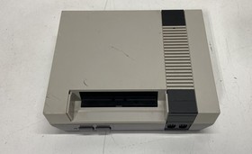 Nintendo NES Console (NES-001) w/ Accessories FOR PARTS 