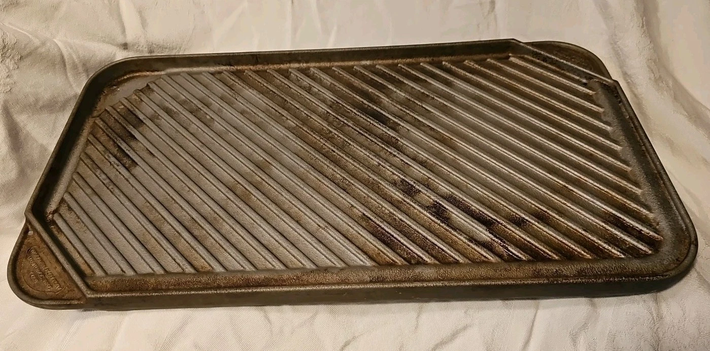 Chefs Design Reversible Griddle Grill 3535 Wisconsin Alum Fdry 20"L 5 Lbs GUC
Opens in a new window