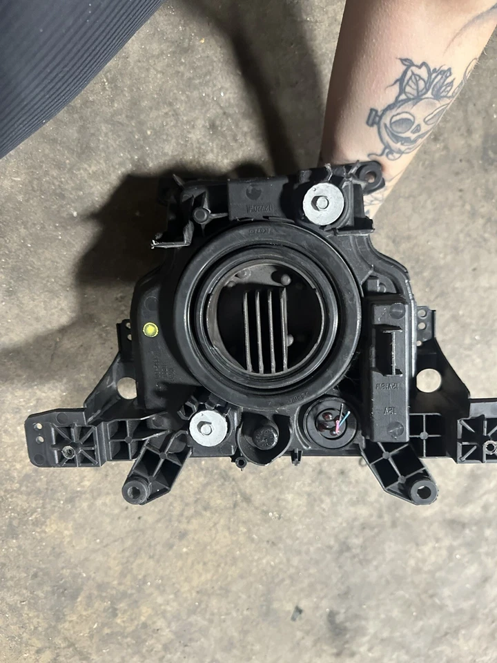 Faro delantero OEM 17-23 Suzuki GSXR1000R Foto 3 de 3