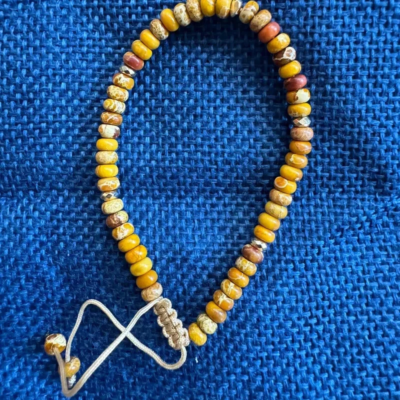 天然黄色碧玉石手链海沉积物宝石精致手链 — 第 4/4 张图片