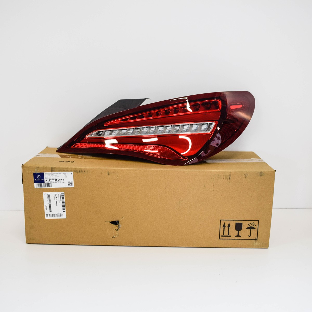 NEW MERCEDES-BENZ CLA C117 REAR RIGHT TAILLIGHT LHD A1179063800